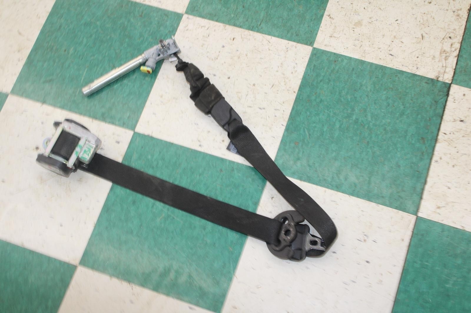 14-20 MASERATI GHIBLI RH RF Passenger Right Side Front Seat Belt Retractor OEM