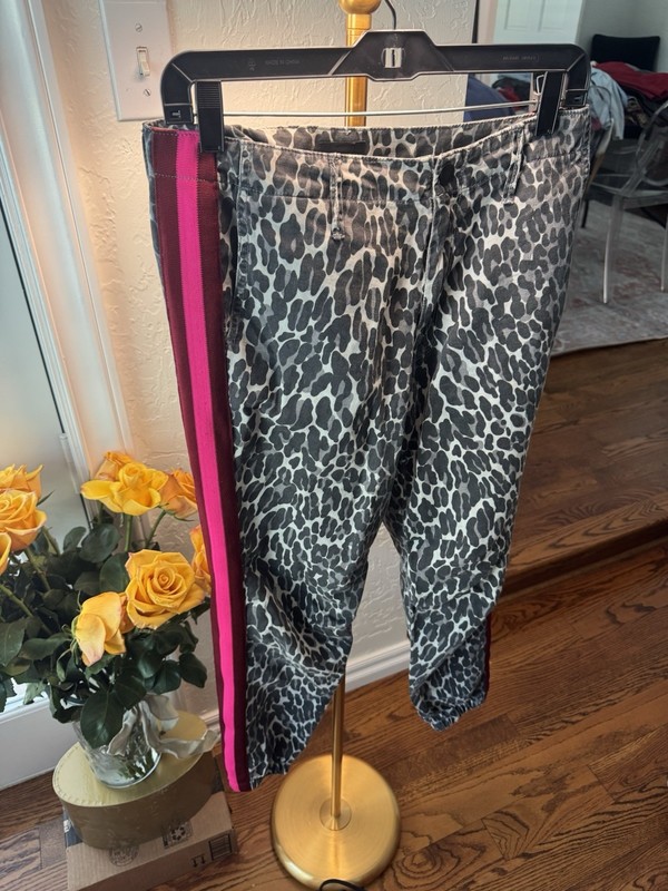 Mother Cheetah And Pink/red Racing Stripe Cargos Size 26