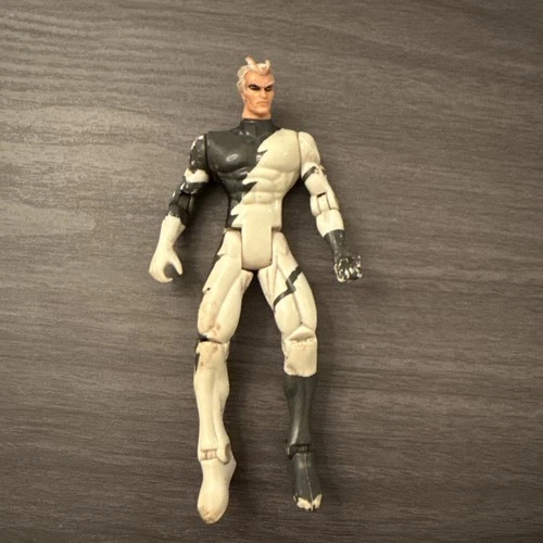 ToyBiz Marvel X-Men Quicksilver Mutant Armor Series 1996 5" Figure Vintage Loose