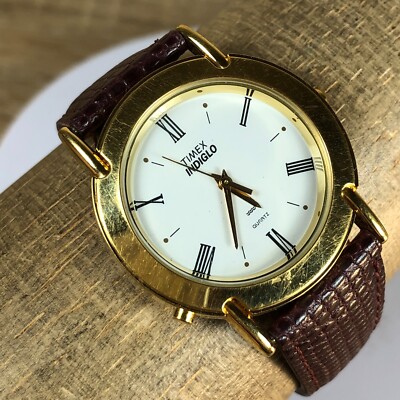 Vintage TIMEX Indiglo Quartz Women\'s Gold Tone Watch (Brown Leather Strap) Classic Gold-tone Timex Indiglo Women main image 3