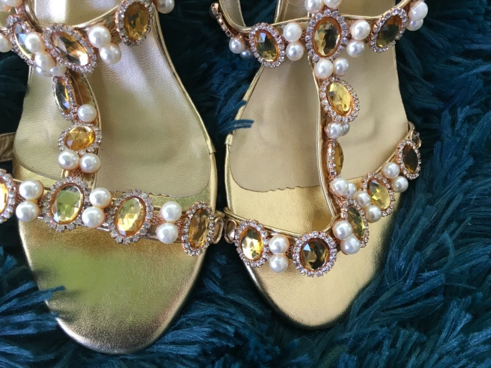 Sexy Annie 金色绑带凉鞋 8W 码。 珍珠和琥珀色宝石。 全新 带盒 — 第 4/4 张图片