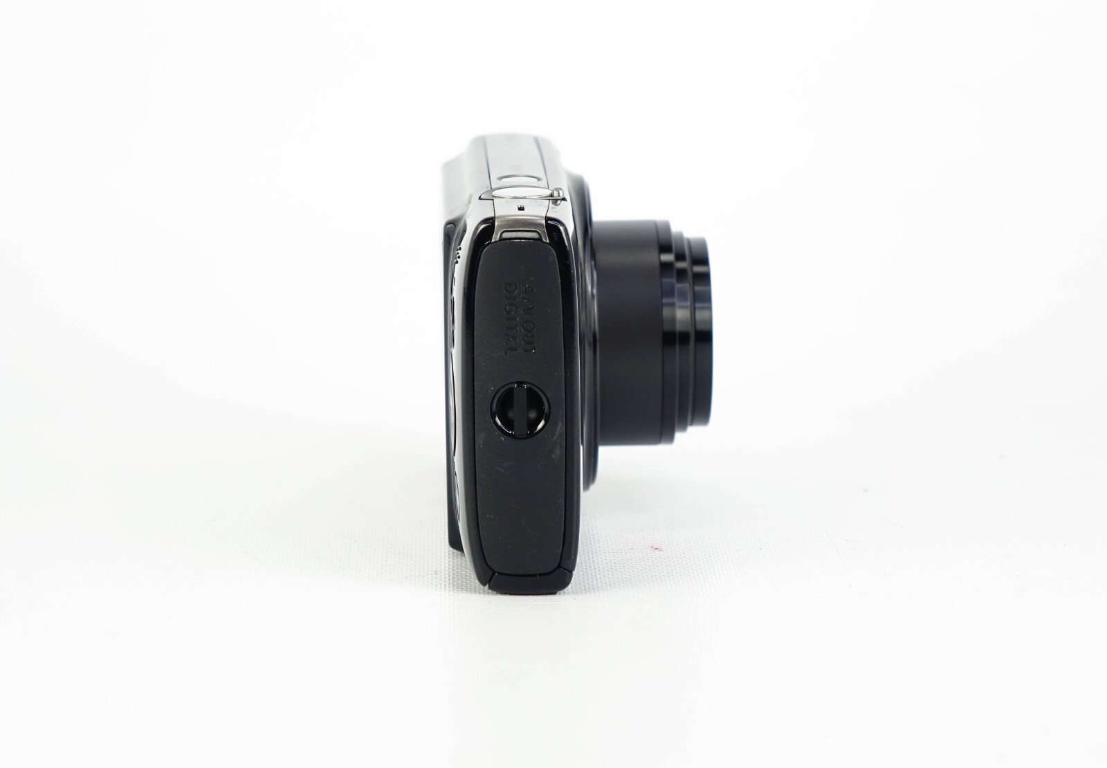 Canon PowerShot ELPH 190 is Digital Camera with 10x Optical Zoom and WI