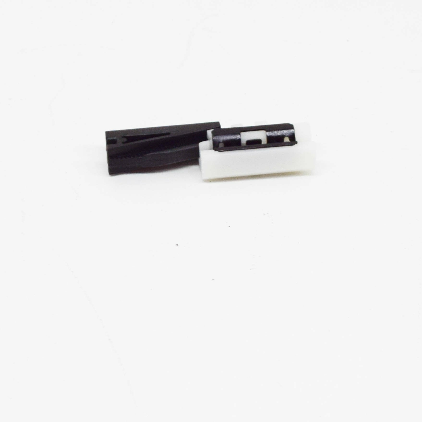 MB C W203 Water Deflector Roof Frame Retaining Clip A2036900013