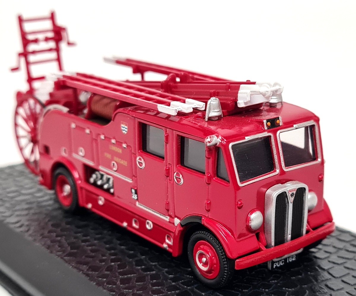 Atlas 1/76 - AEC Regent III Fire Engine Diecast Model Truck
