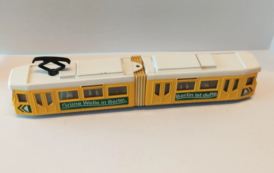 Siku Super Series Berlin Tram 1615 moulé sous pression tram BERLIN IST DUFTE - Photo 1/4