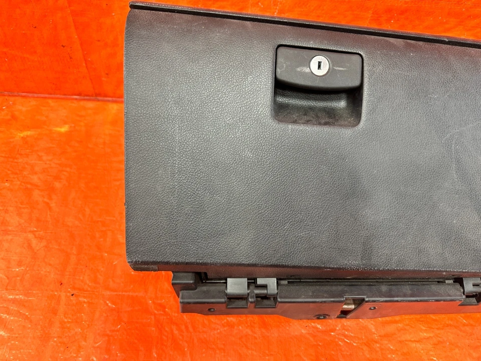 15-18 SUBARU WRX & STI - CONJUNTO DE PORTA-LUVAS - COR PRETA - FABRICANTE DE EQUIPAMENTO ORIGINAL OE FACTORY #170 - Imagem 4 de 4