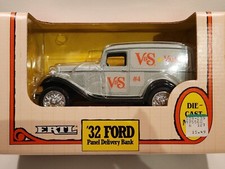 Ertl V S Variety Store 1932 Ford Panel Delivery Van 1:25 Locking Coin Bank