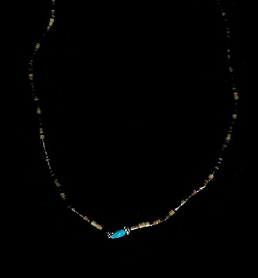 Southwest Petite Simple Native Turquoise & Heishi Bead Vintage Necklace