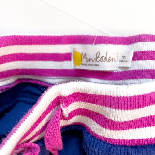 Mini Boden Heart-Patch Corduroy Pants, Size 11 - Picture 3 of 4