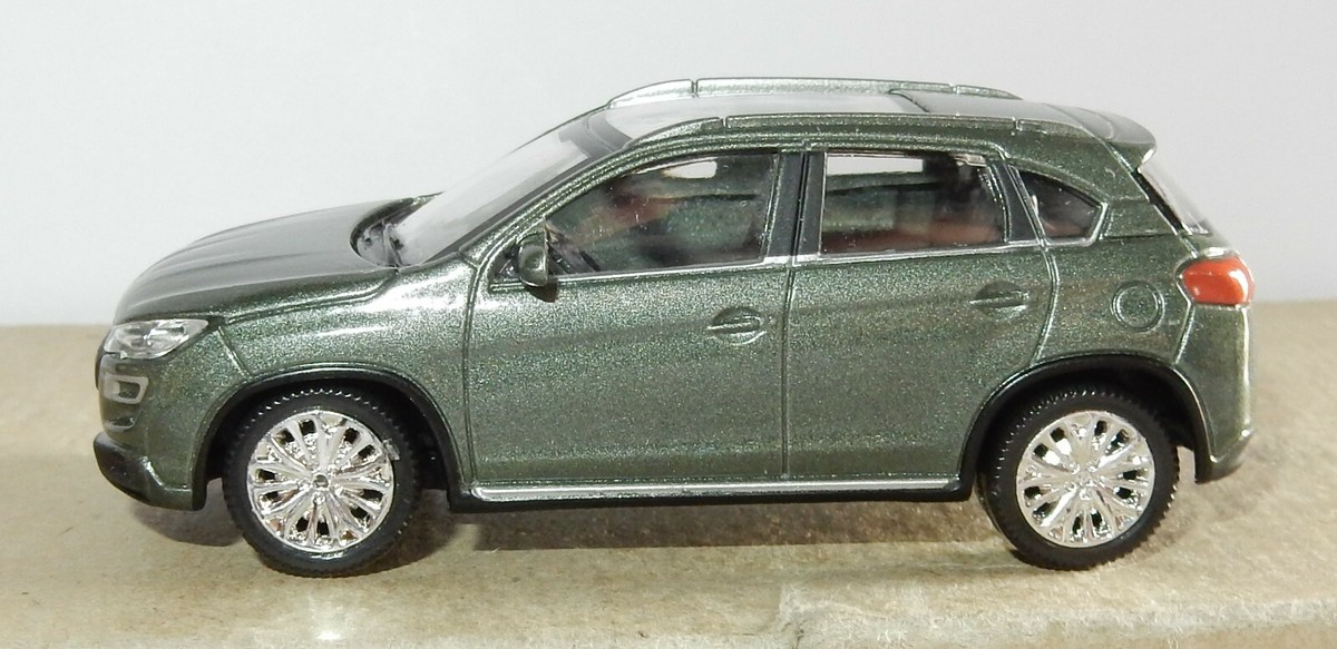 Peugeot 4008 2012 titanium grey 1/43 NOREV