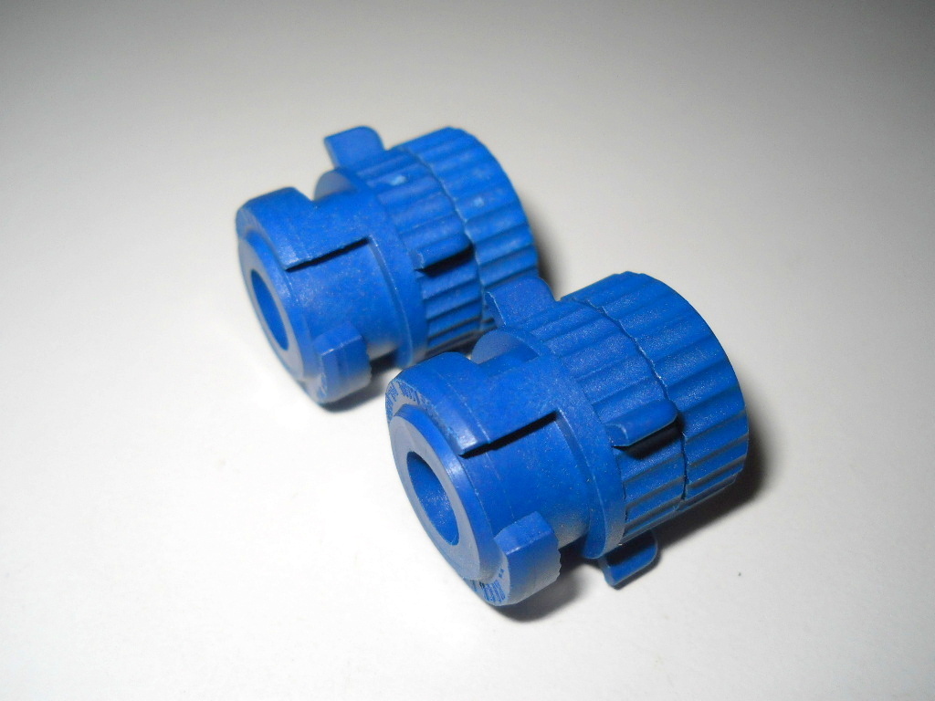 Lot of (2) Keck Blue SQ13 Threaded or 10mm OD Barbed Lot of (2) Keck Blue SQ13 Threaded or 10mm OD Barbed