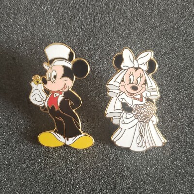 Disney Couples Wedding Minnie Bride Veil Bouquet Mickey Groom