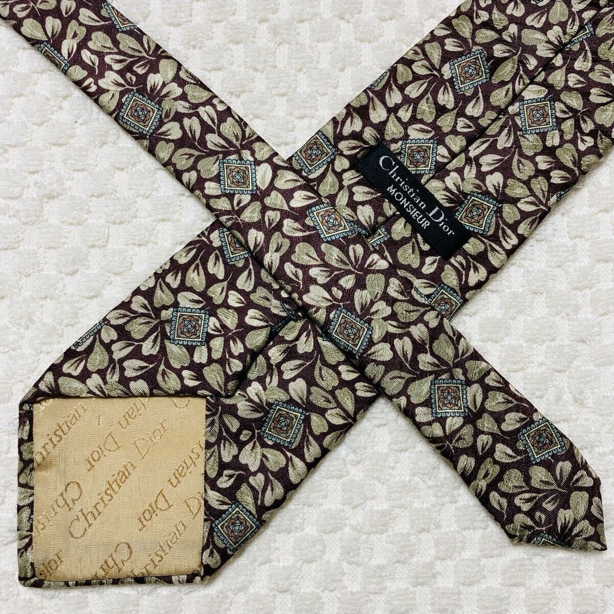 Excellent Condition Christian Dior Tie Petal Jewelry All Over Pattern 100 Silk B thumbnail 4