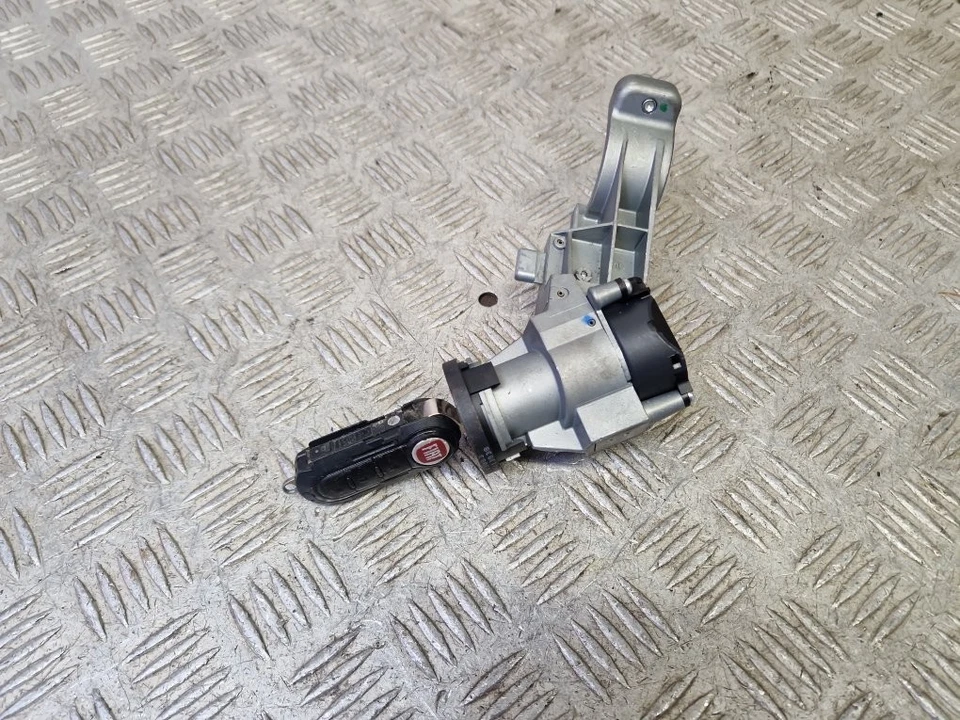 FIAT 500L CAÑÓN DE ENCENDIDO Y LLAVE 61137402 MULTIJET 2013 Foto 2 de 4