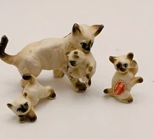 Vintage Set Of Bone China Siamese Cat Figurine Made In Japan Mother 3 Kittens