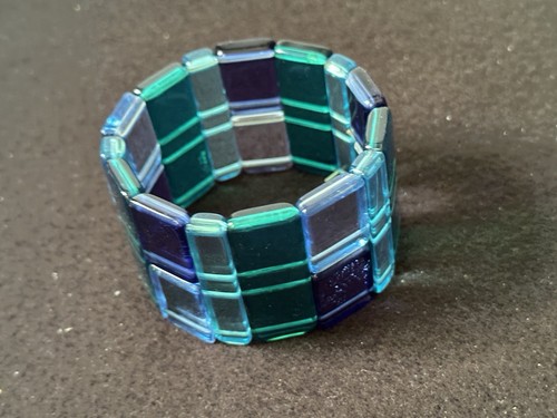 FABULOUS Vintage Chunky Blue / Green Clear Lucite Stretchy Bangle Bracelet - Picture 2 of 11