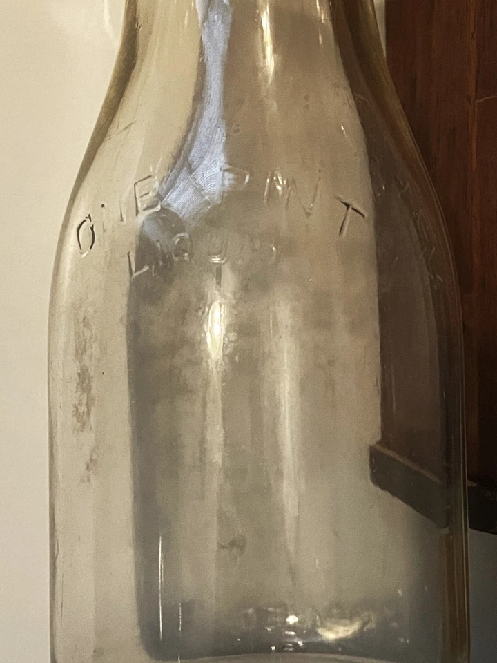 Vintage Pint Milk Bottle - No Dairy Name - Mark on bottom - Image 2 of 4