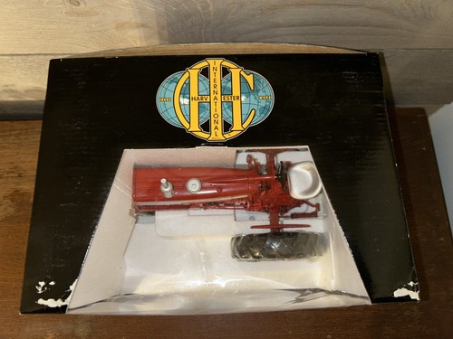 1/16 SPECCAST INTERNATIONAL HARVESTER 450 FARMALL TRACTOR WITH BOX ZJD153 W/BOX - Picture 3 of 7
