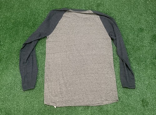 Disney X Fanatics Buffalo Sabers T-Shirt MICKEY MOUSE Long Sleeve Size Medium - Picture 2 of 3