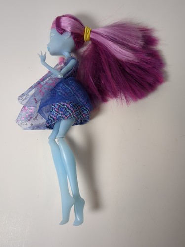 Monster High Haunted Student Spirits Kiyomi Haunterly Doll Missing One Lower Arm - Picture 7 of 9