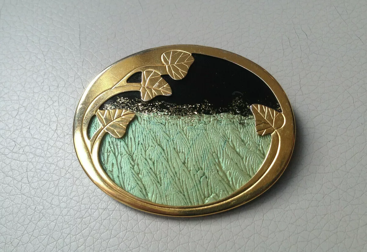 Uhlig brooch deals