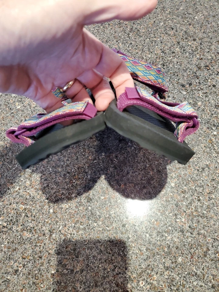 Teva Original Universal Sandals Womens 6 US Purple Patterned Outdoor Fun Perfect - Imagem 3 de 4