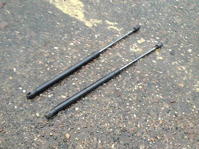 PAAR HECKKLAPPENSTREBEN FÜR DODGE CALIBER SXT 2007