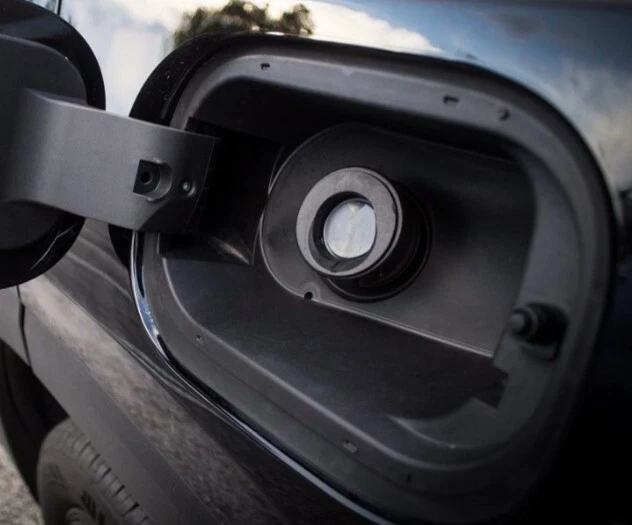 GM Capless Fuel Filler Cover 2017 - 2025 GMC, CHEVROLET, BUICK & CADILLAC - Image 4 of 4