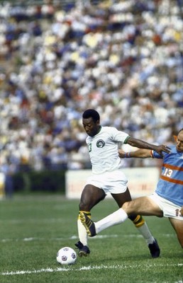 New York Cosmos Pele vs Dallas Tornado Richard Reynolds at Downing- Old Photo