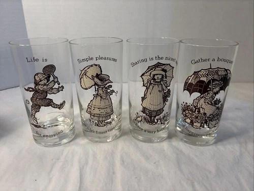 Holly Hobbie Vintage Collectible 1971/72 12 Oz Glass Tumbler Set Of 4
