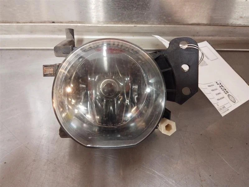 Левый противотуманный фонарь для 2007 BMW 530I 8885412 - Изображение 2 из 4