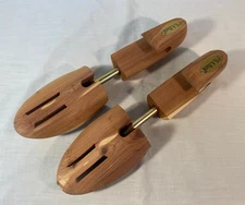 Jos. A. Bank Shoe Tree Shoe Keepers Cedar Wood Adjustable - Size M