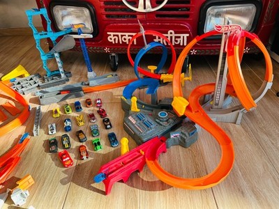 Hot Wheels Mega Crash Superbahn und weitere Loopings