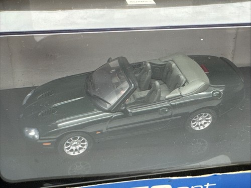 AUTOart Jaguar XKR Cabriolet - Racing Green 1:43 53701 - Picture 2 of 4