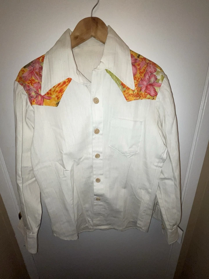 Lino estilo occidental vintage abotonado con patrones inspirados en Hawaiana talla M Foto 4 de 4