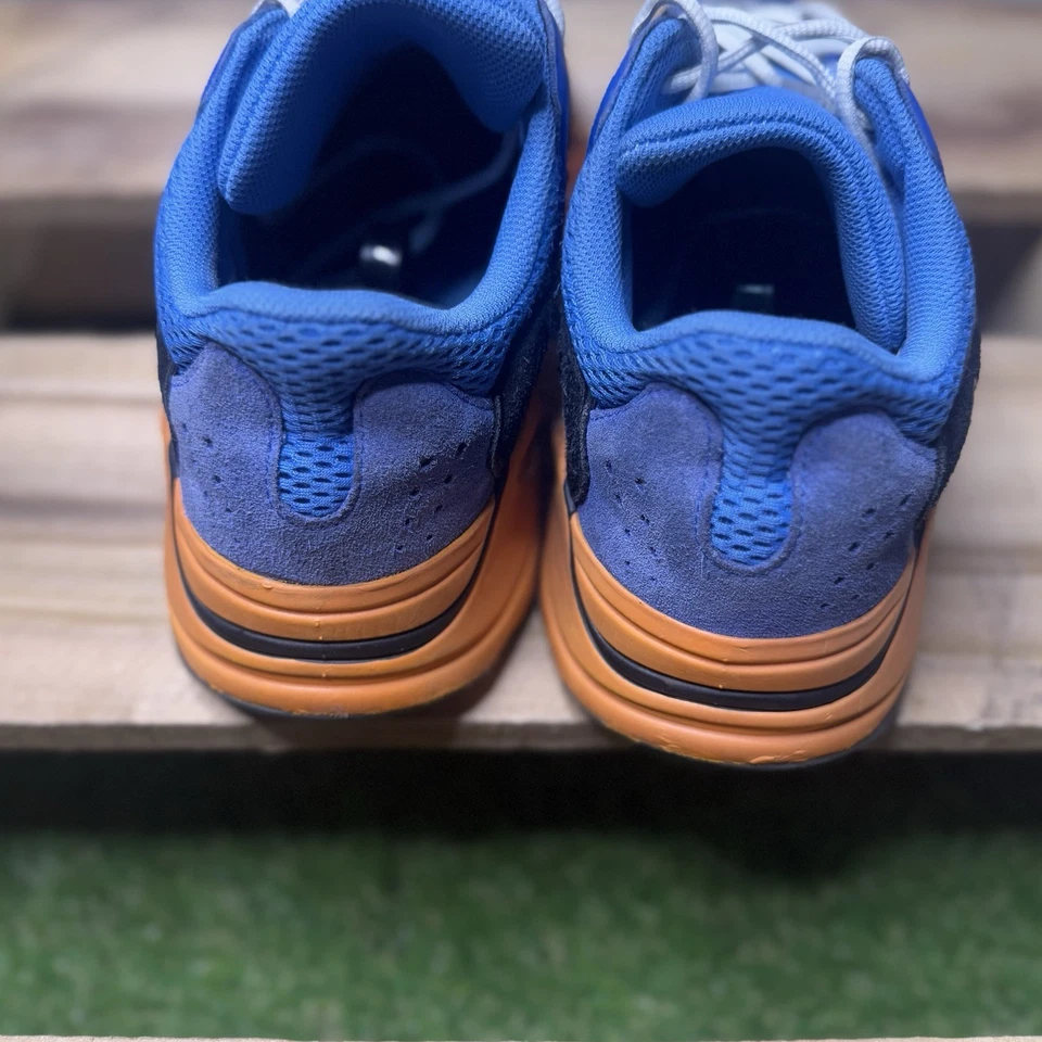 Talla 11.5 - Adidas Yeezy Boost 700 Azul Brillante Foto 4 de 4