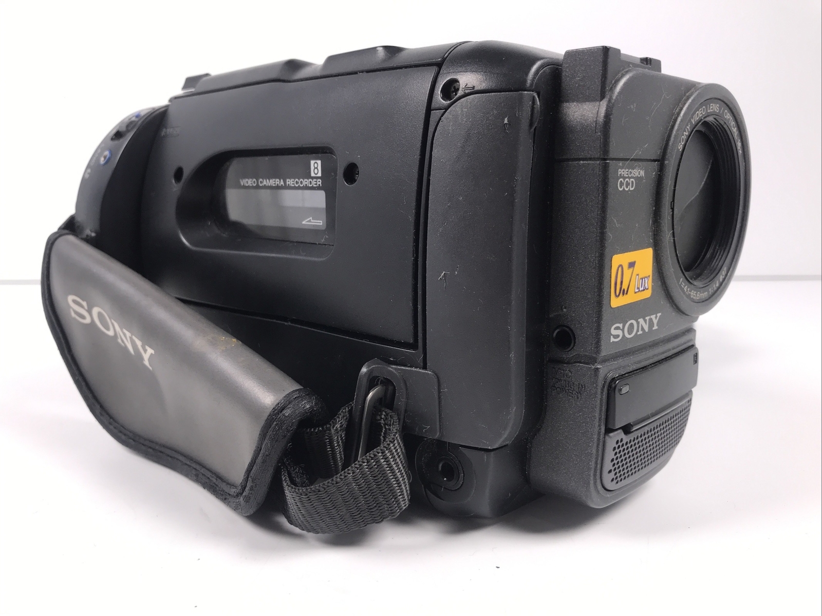 Sony Handycam CCDTRV25 Digital 8 Video Camcorder 64x Optical Zoom “won