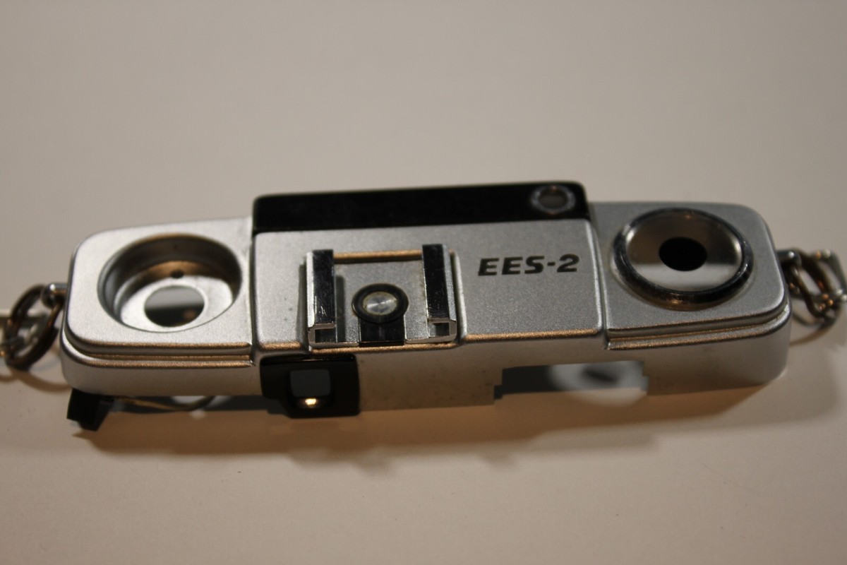 【動作品】Olympus PEN EES-2 Olympus Pen EES-2: A Camera Lost in the Shadow of · Lomography