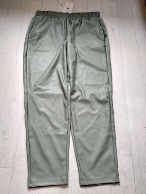 Fabletics Jogginghose High-Waisted Vegan Leather Pant Größe M / Short grün