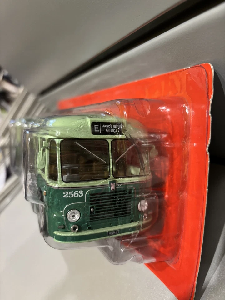 FIAT 411/1 CANSA ATM MILANO 1962 Autobus dal Mondo - Modellino 1/43 (125) - Immagine 2 di 3