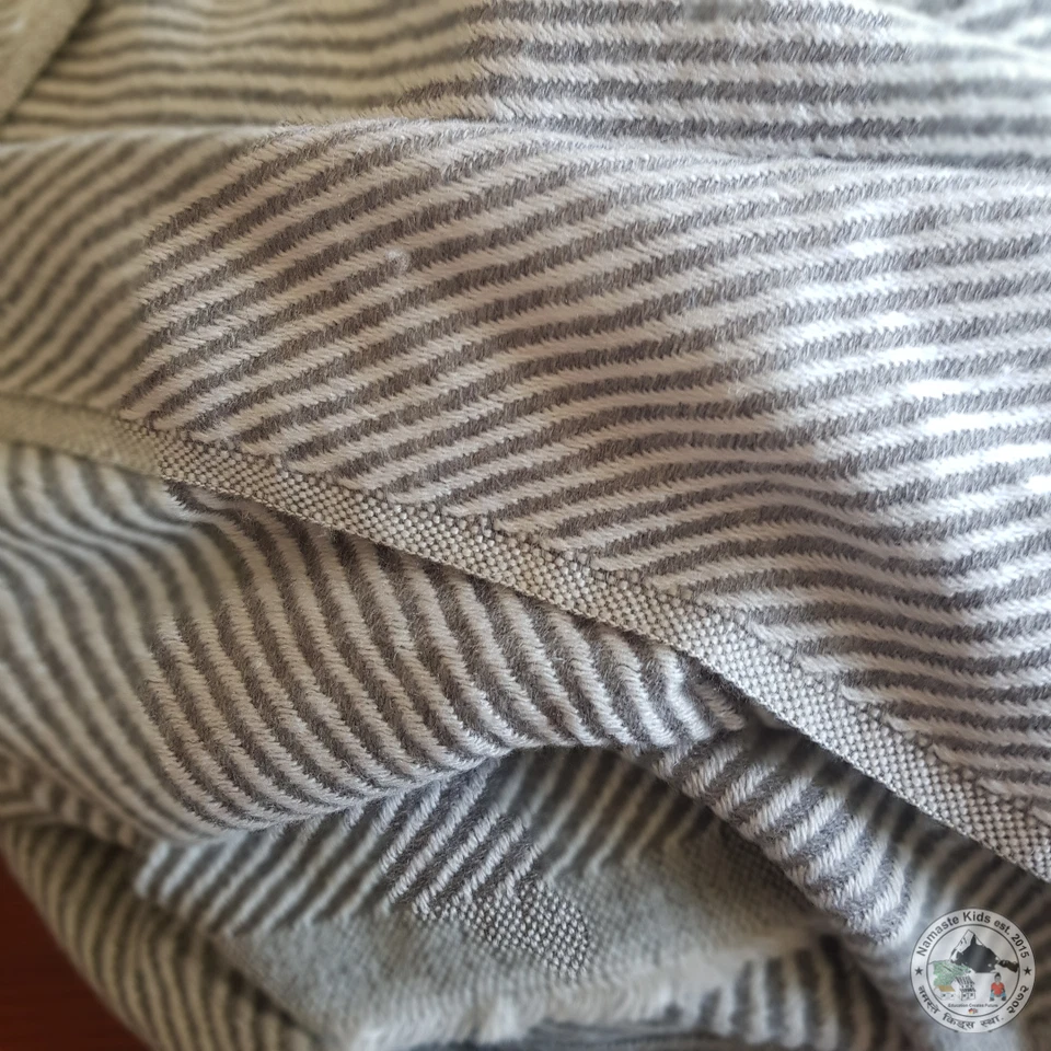 Cashmere Blanket "Mahi (मही)" - Handcrafted From Nepal, Bedspread, Throw Blanket - Image 3 of 4