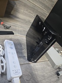 Nintendo Wii RVL-001 Black Console Bundle w/Cables, Sensor & Controller [Tested]