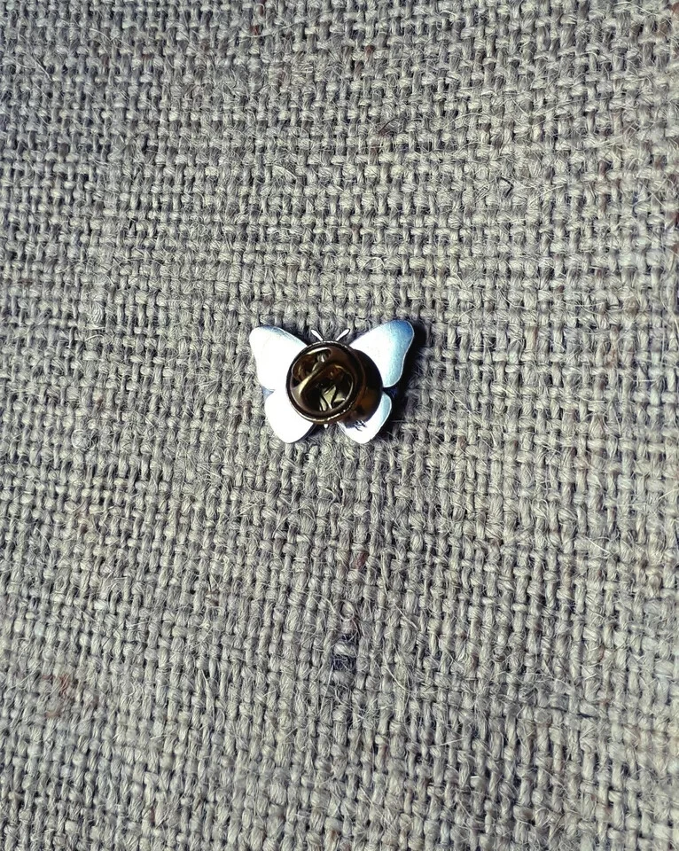 Pin Solapa Mariposa Bandera Ucraniana Tryzub Azul y Amarillo Insignia Regalo Ucrania 0,9 Foto 4 de 4
