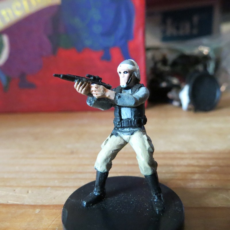 Star Wars miniatures Elite Rebel Trooper w/card