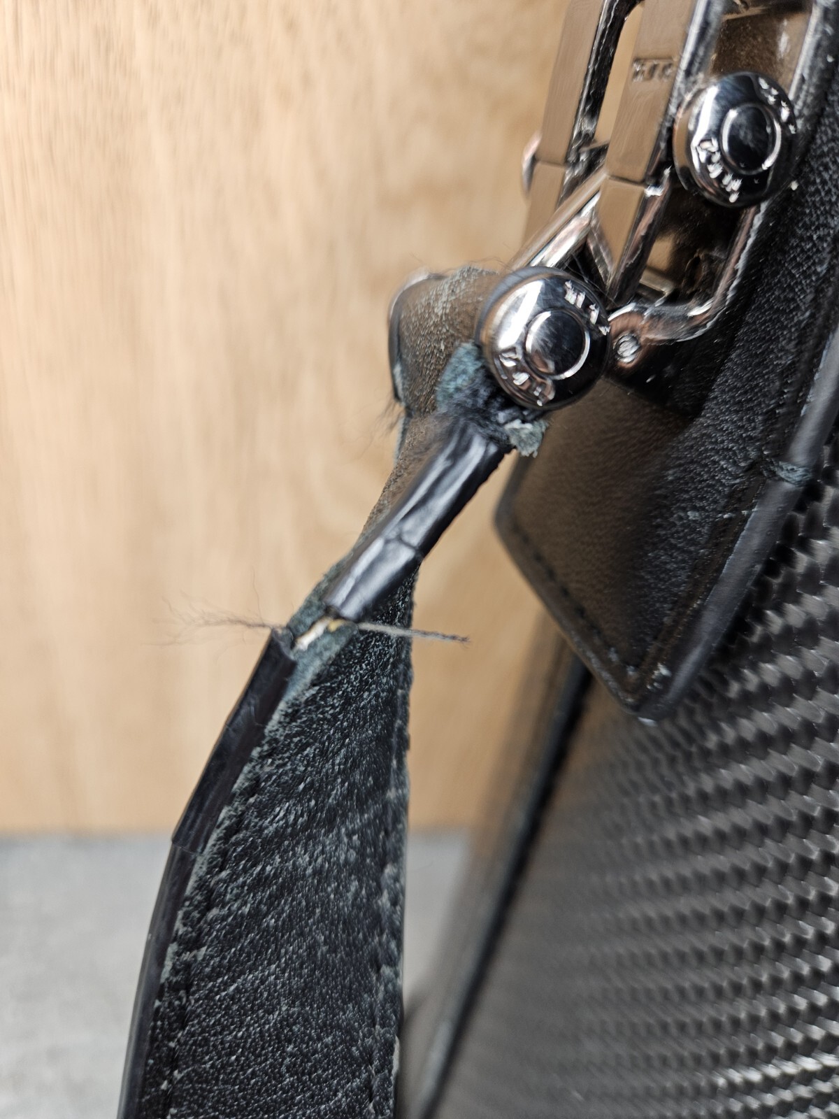 Tumi Indianapolis CFX Carbon Fiber Laptop Brief Messenger Bag 35611CB