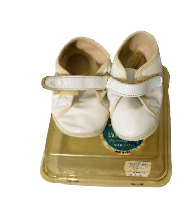 Vintage Montgomery Ward Tiny World Baby Shoes Size White