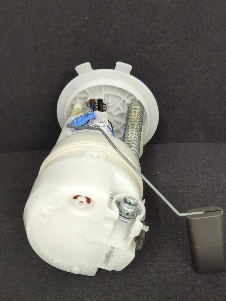 U出品 Amazon.com: URO Parts 31349228 Washer Pump, Rear Window