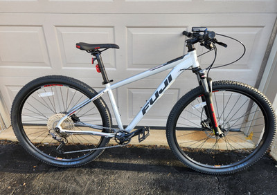 2023 Fuji Nevada 1.3 Satin Silver 17'' Mountain Bike MTB - Prestine - $950 MSRP