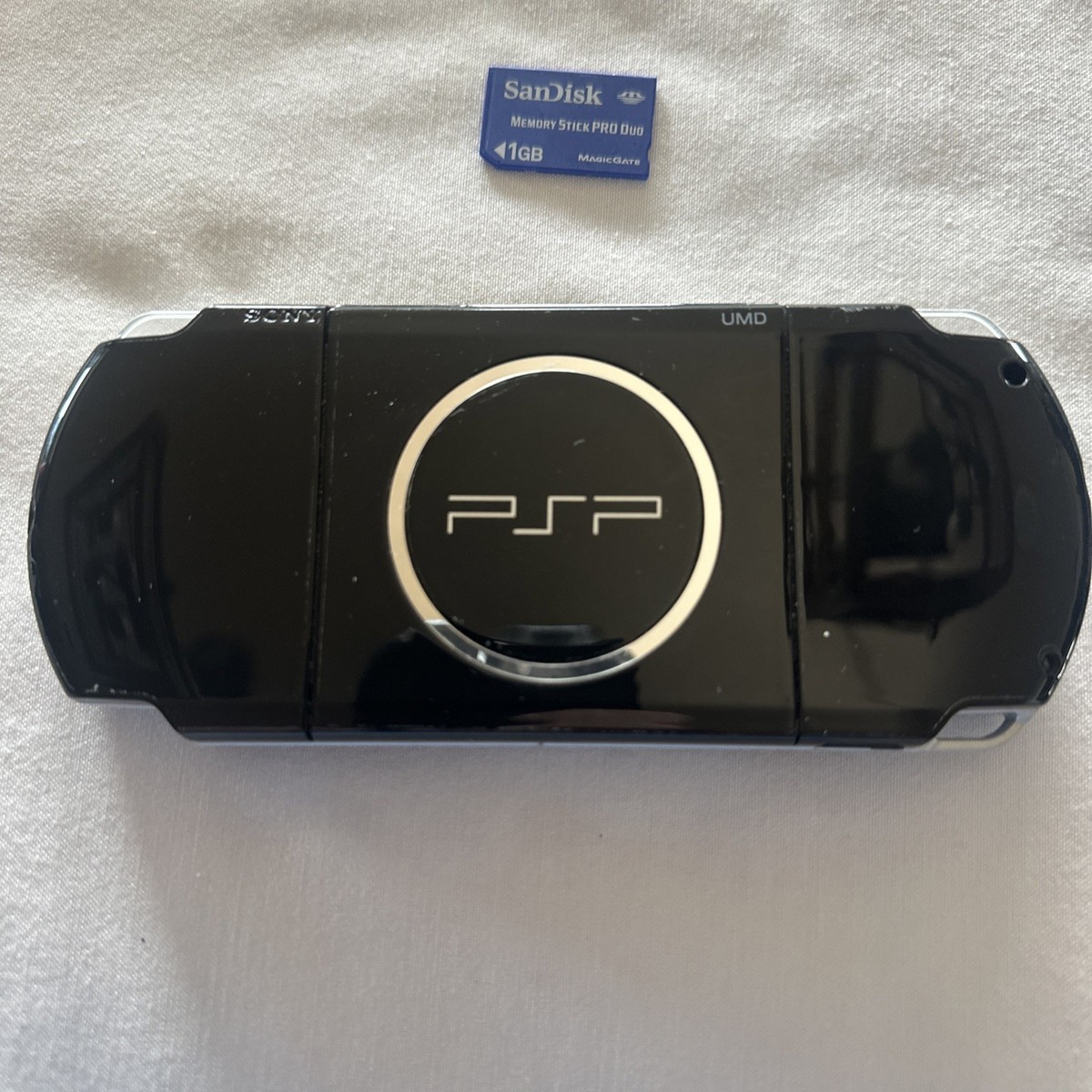 Sony PSP-3001 Portable Handheld Game System Piano Black 1GB