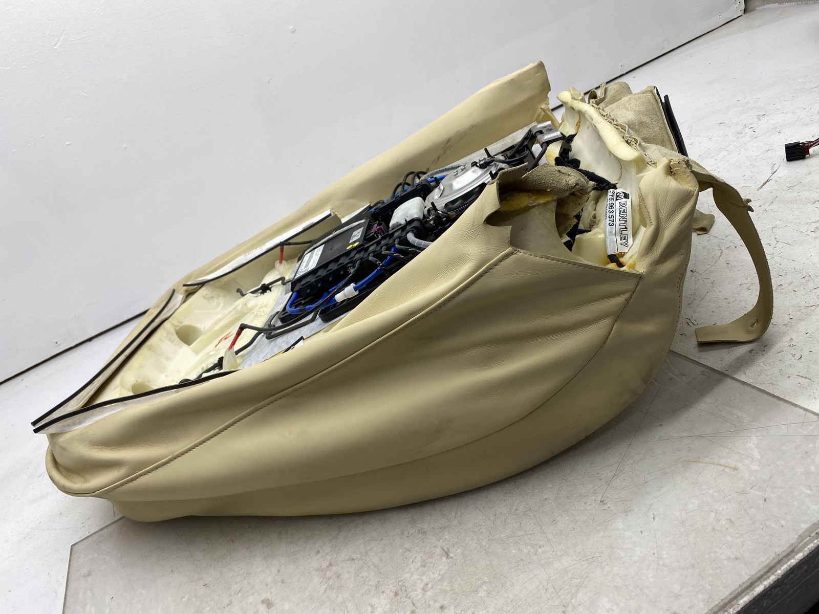 2010-2020 BENTLEY MULSANNE OEM FRONT LEFT UPPER SEAT CUSHION W/ BLOWER MOTOR